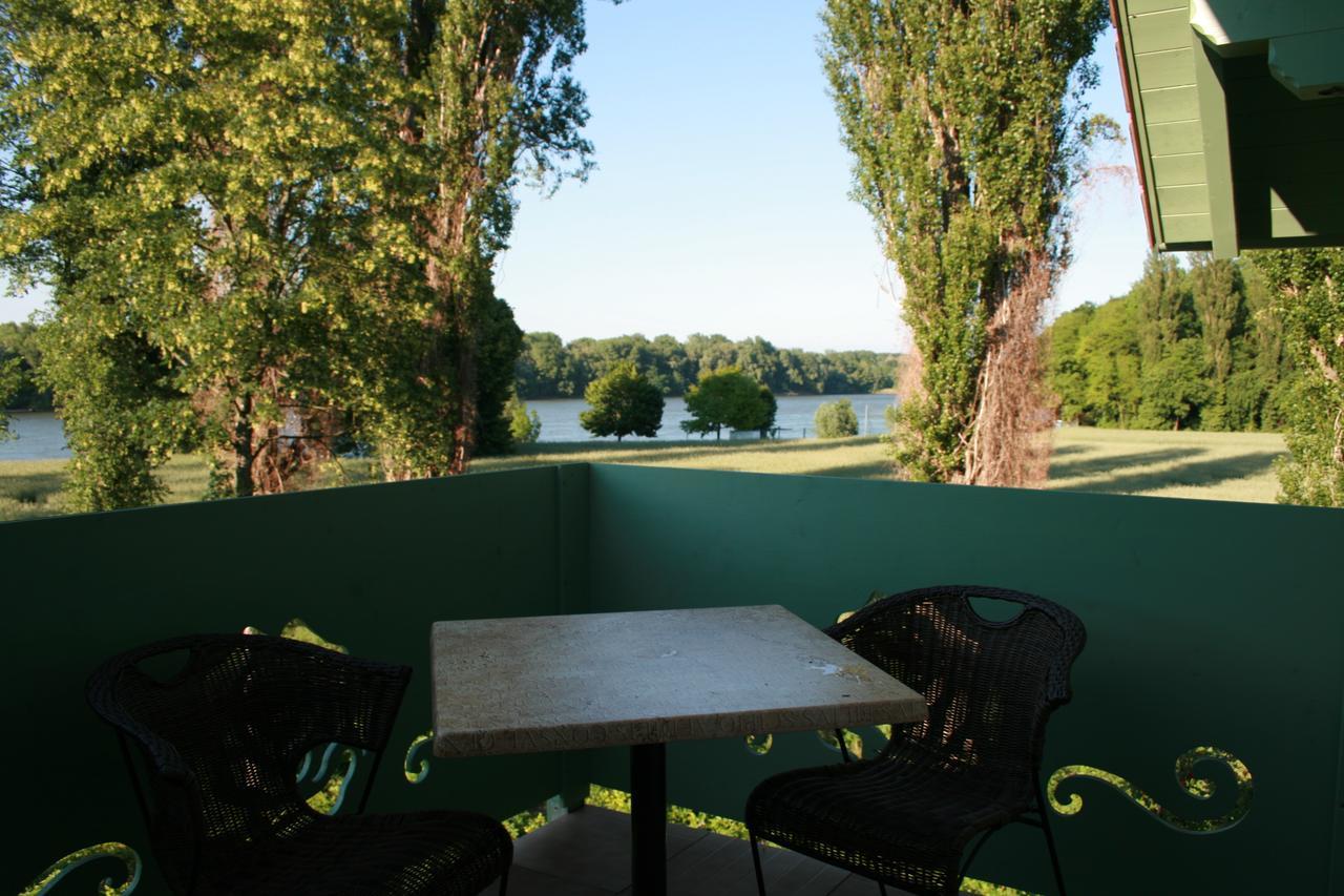 Rosenhotel - Serviced Apartments Zwentendorf エクステリア 写真
